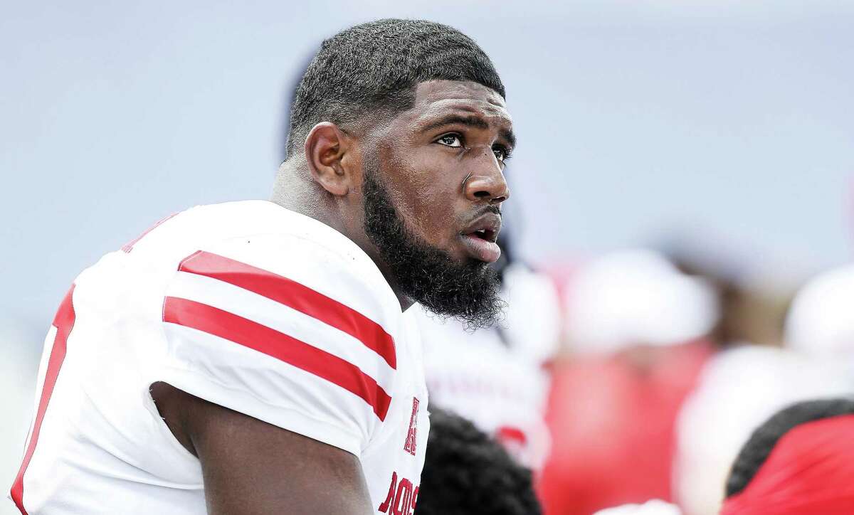 After a chop block sidelined him in the final quarter of last Saturday’s game at Navy, UH defensive tackle Ed Oliver is questionable for this week’s big AAC matchup with No. 21 South Florida.