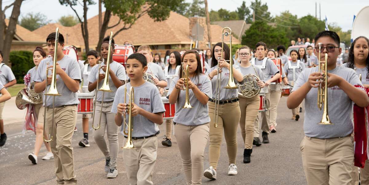 Lee High School Parade