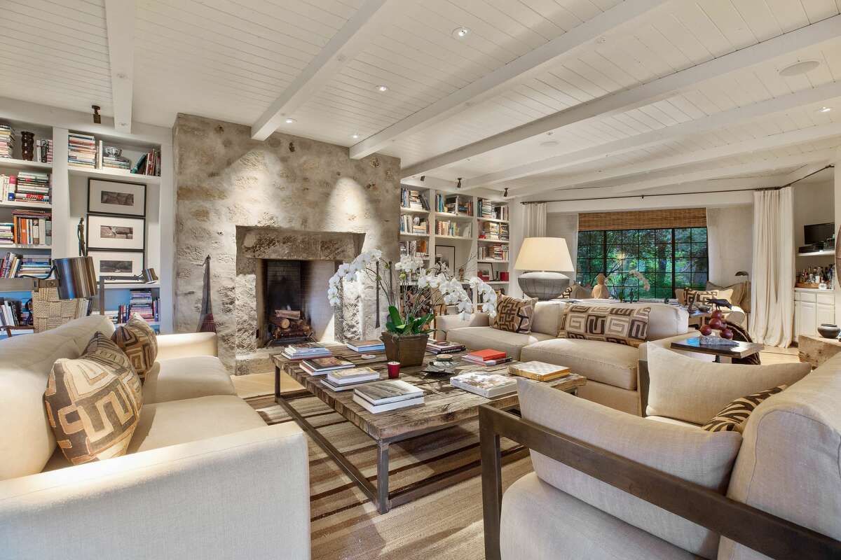Actor and director Robert Redford is selling his 10-acre wine country estate in St. Helena, Calif., for $7.5 million.