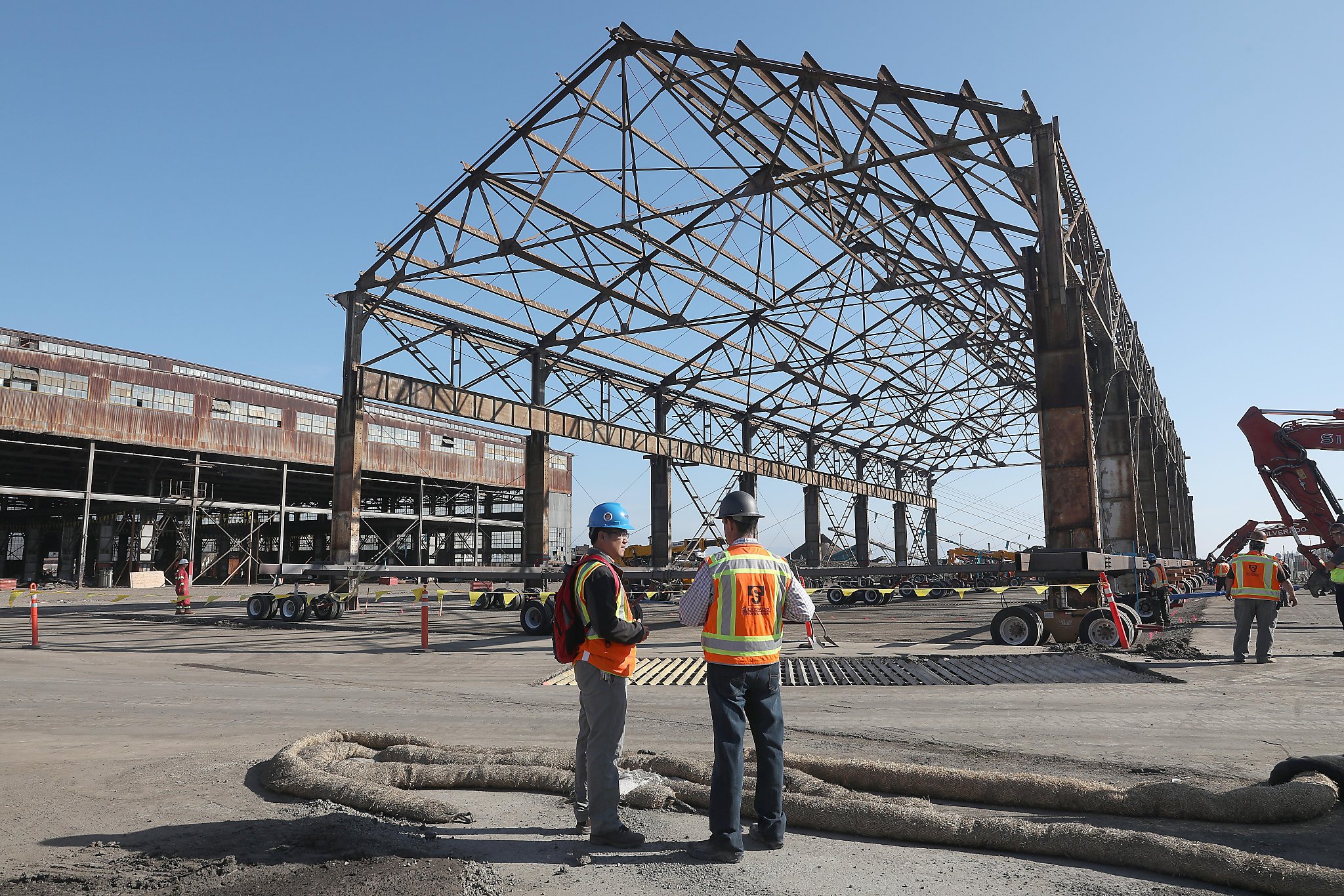 Painted Las San Francisco Architecture Bay City Guide Sf Pier Project Moves Mive Steel Building Frame As Part Of New Development