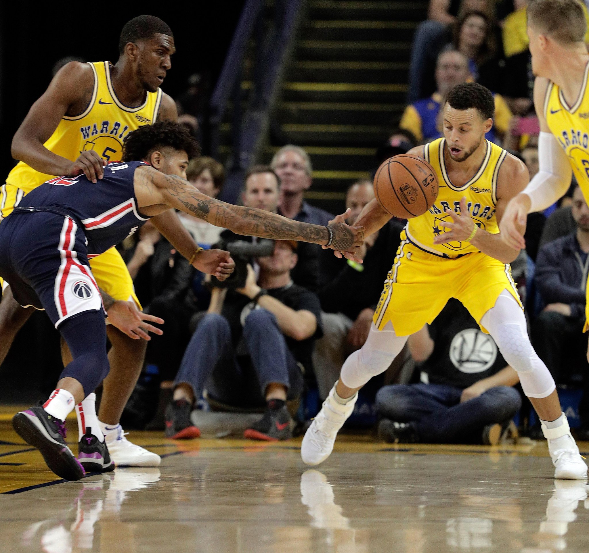Stephen Curry’s 51-point outburst leaves Wizards exasperated - SFChronicle.com