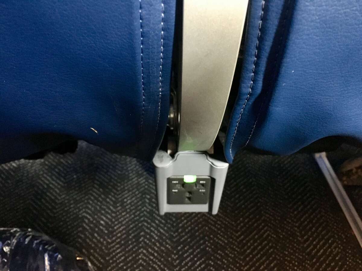 Review Across the pond in United's shrinking economy seat