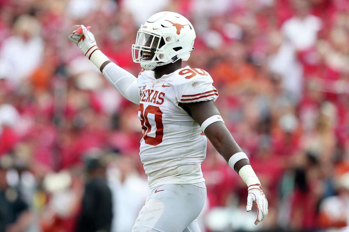 Texas' Charles Omenihu improves draft prospects by returning to school