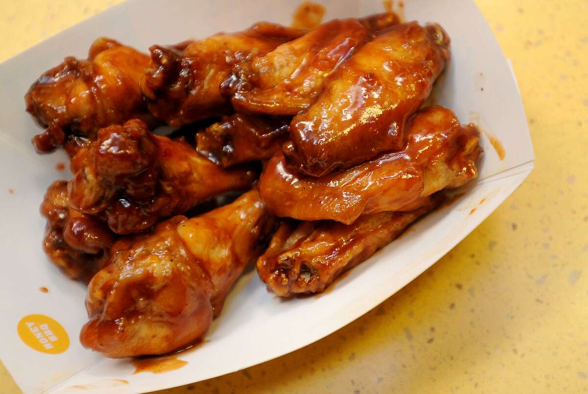 krøllet Playful For det andet Deal of the Day: BOGO traditional wings at Buffalo Wild Wings