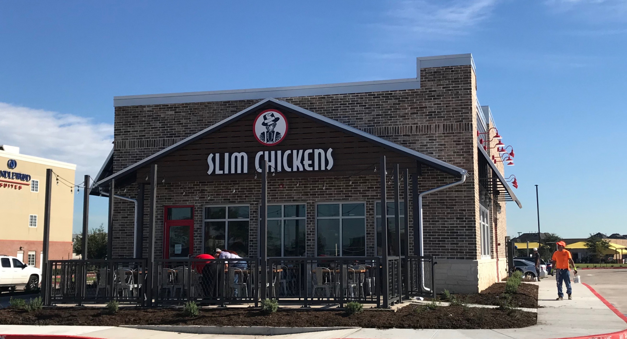 Slim Chickens opens League City location