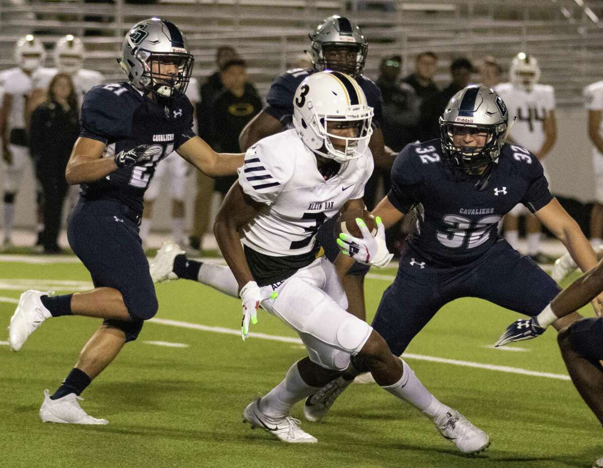 FOOTBALL: Klein Oak hangs on for 14-13 win over College Park