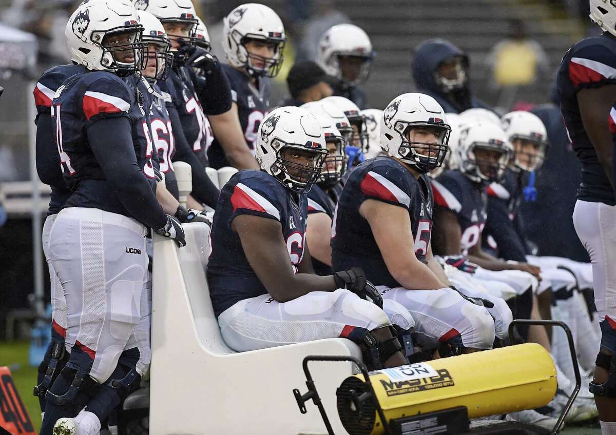 UMass receiver Andy Isabella a huge challenge for Tahj Herring-Wilson and  UConn defense