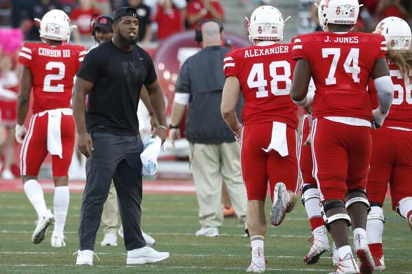 Uh S Ed Oliver Still Day To Day With Knee Injury