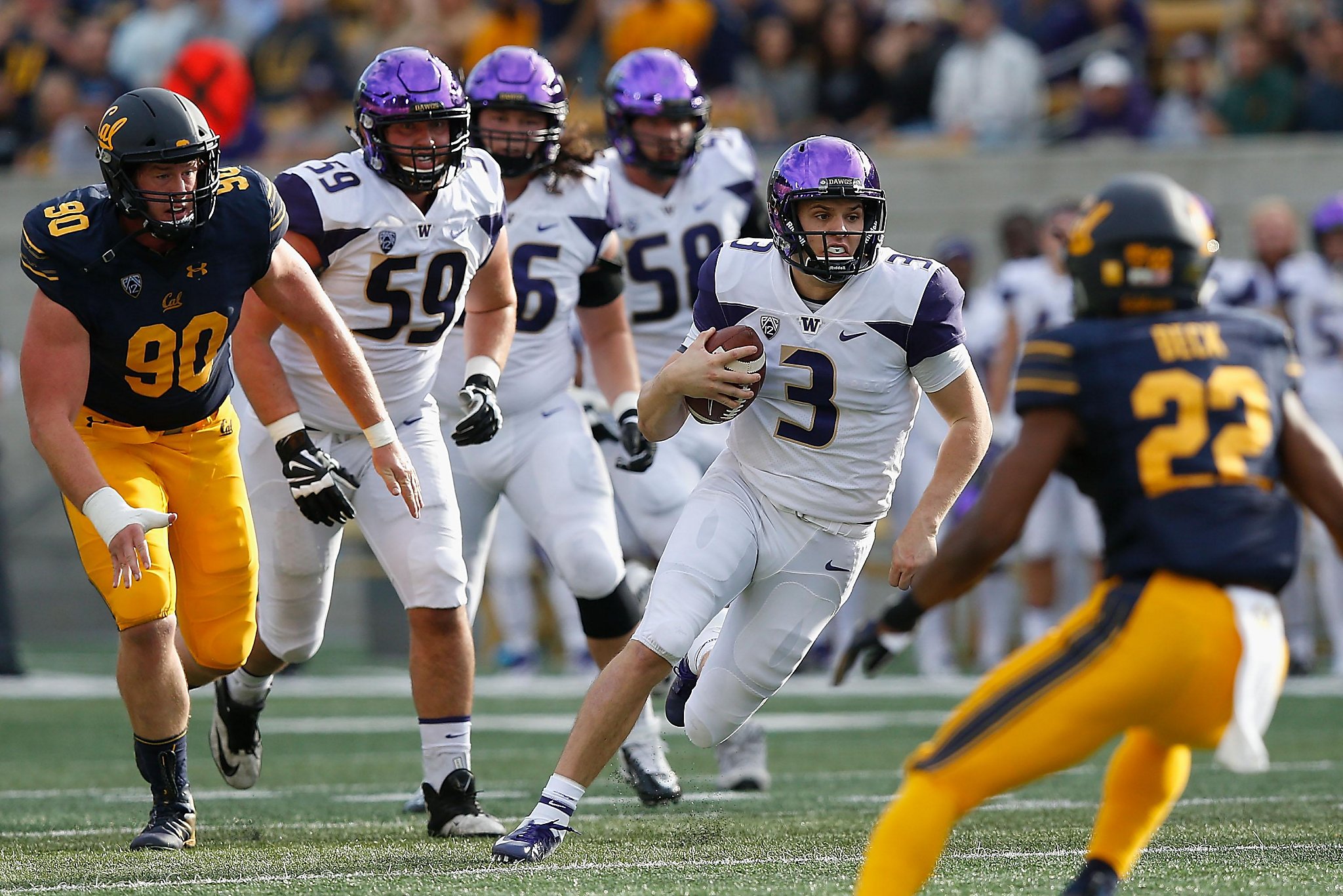 Cal stuns Washington with late field goal