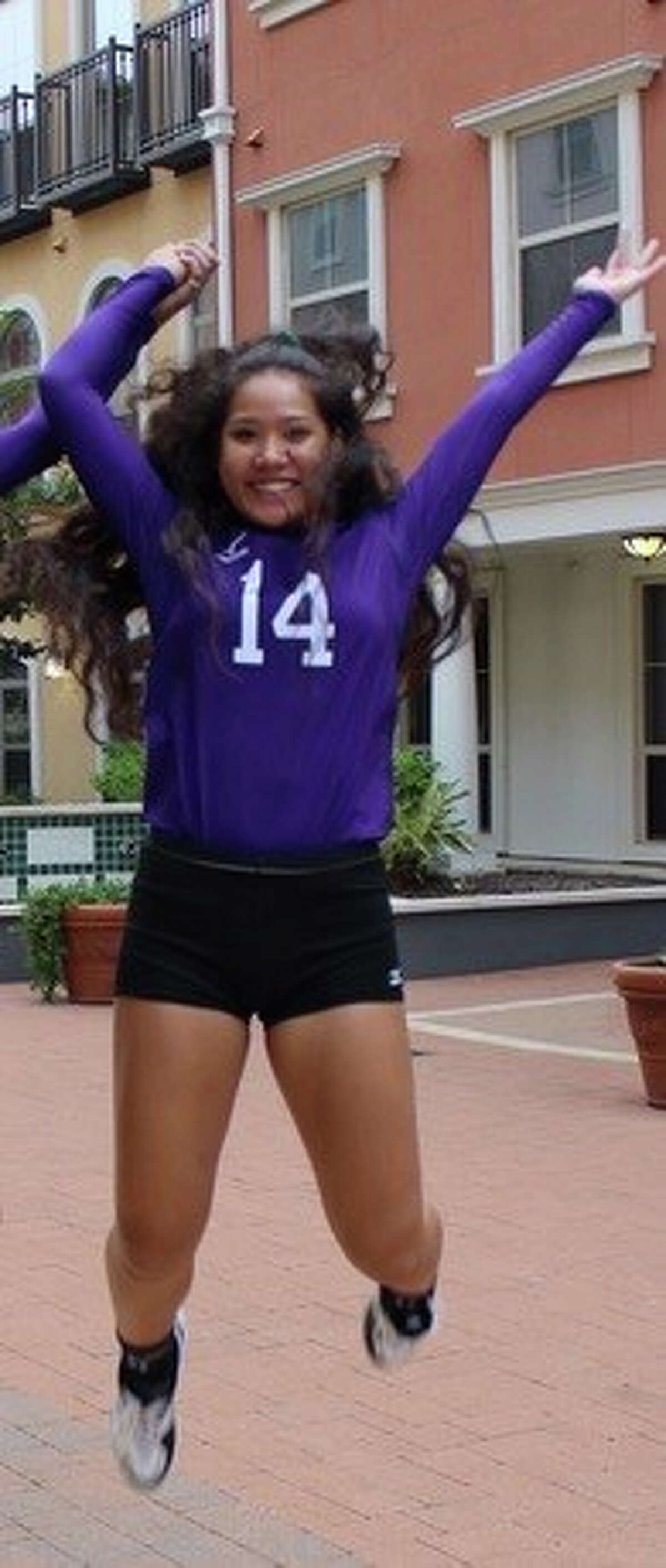 Loimata Tufuno, Warren volleyball, is the Express-News' week 8 Athlete of the Week.