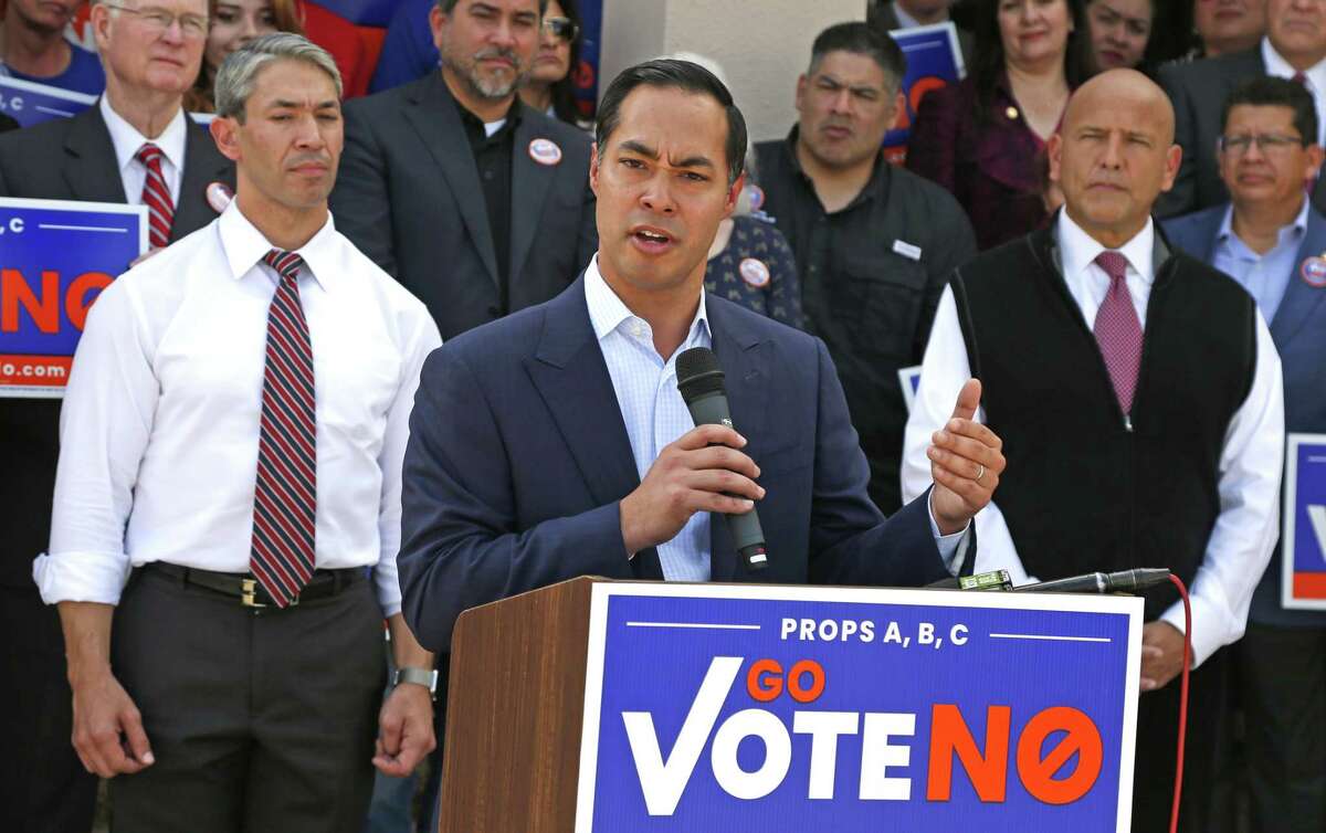 Former Mayor Julián Castro joins the Go Vote No campaign on Monday at a news conference in an effort to unite opposition to the proposed city charter amendments before the referendum on Nov. 6.
