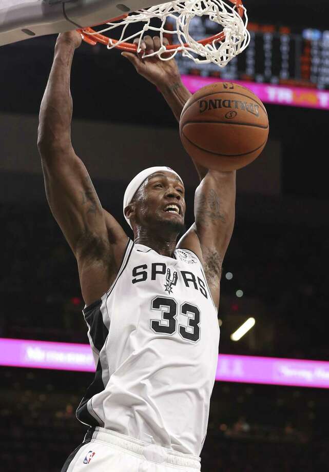 San Antonio Spurs Dante Cunningham dunks the ball during the first half against the Dallas Mavericks at the AT&T Center, Monday, Oct. 29, 2018. Photo: JERRY LARA / San Antonio Express-News / © 2018 San Antonio Express-News