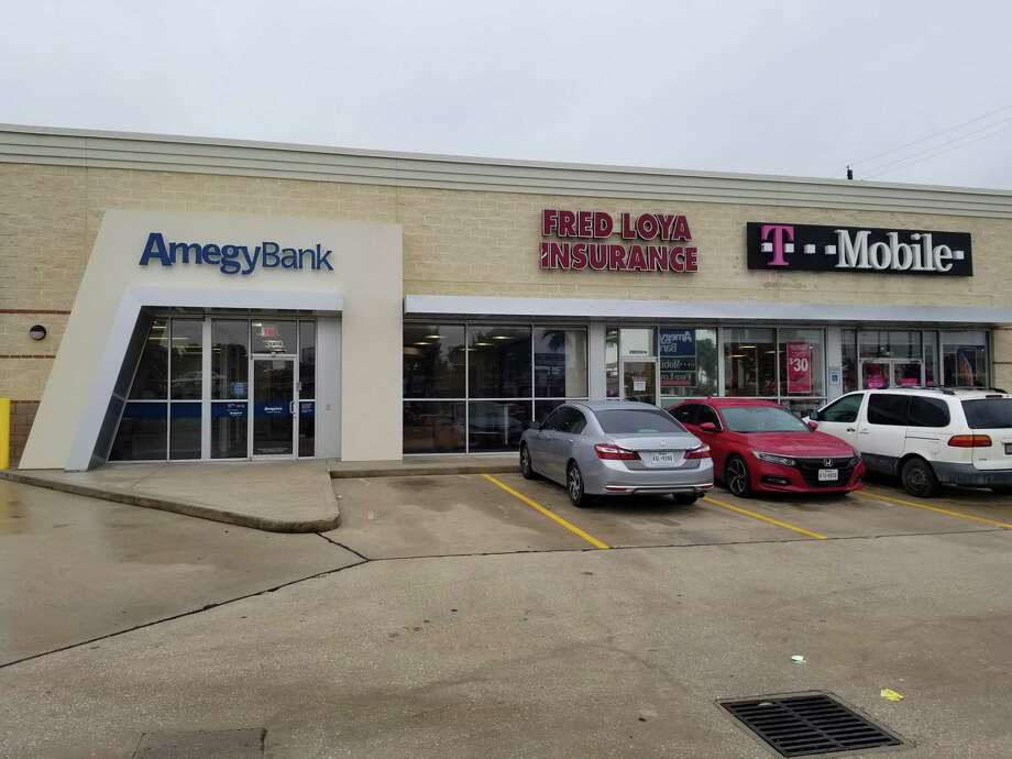 Retail wrap Amegy Bank opens branch in southeast Houston Houston