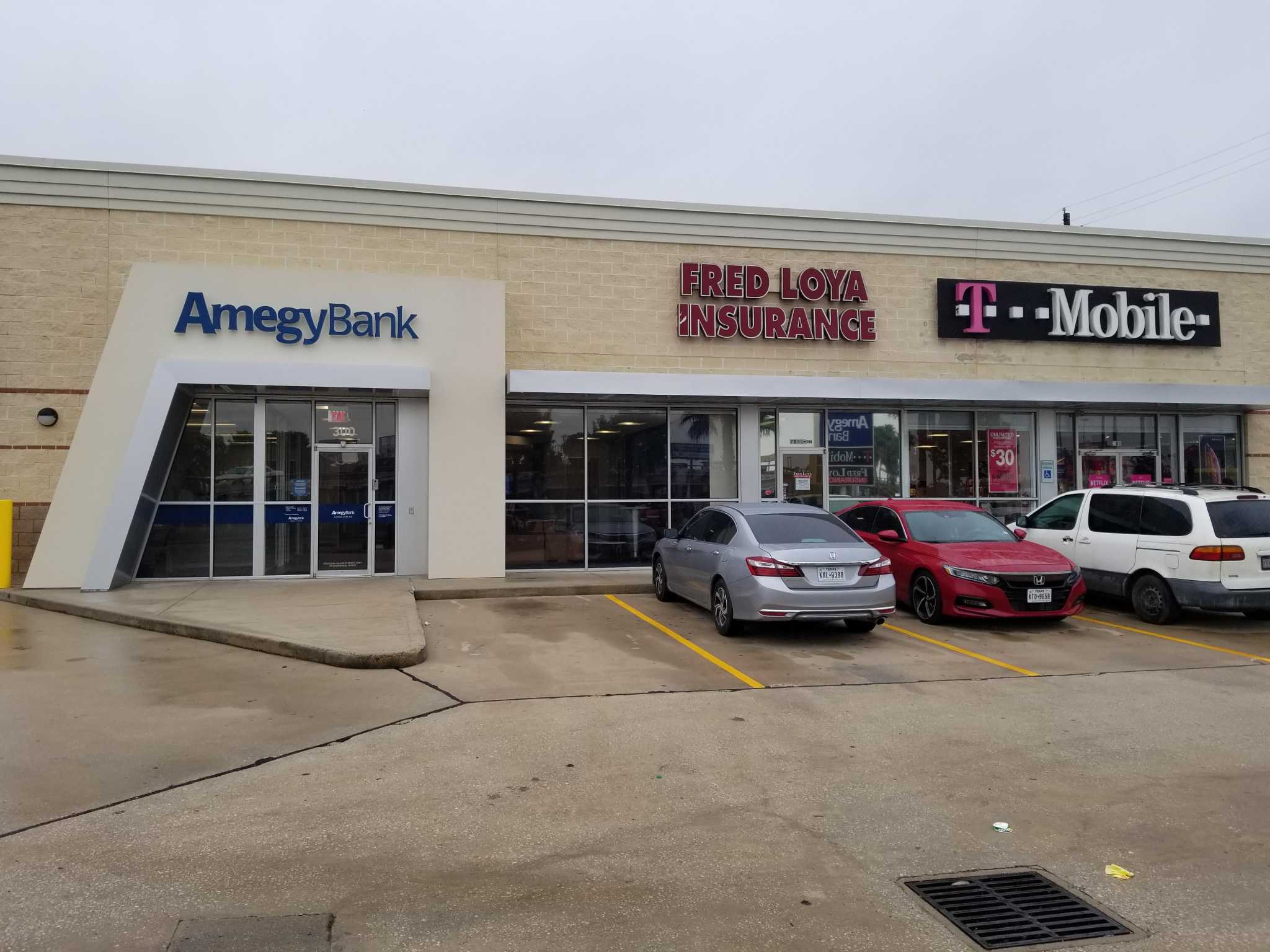 Retail wrap Amegy Bank opens branch in southeast Houston