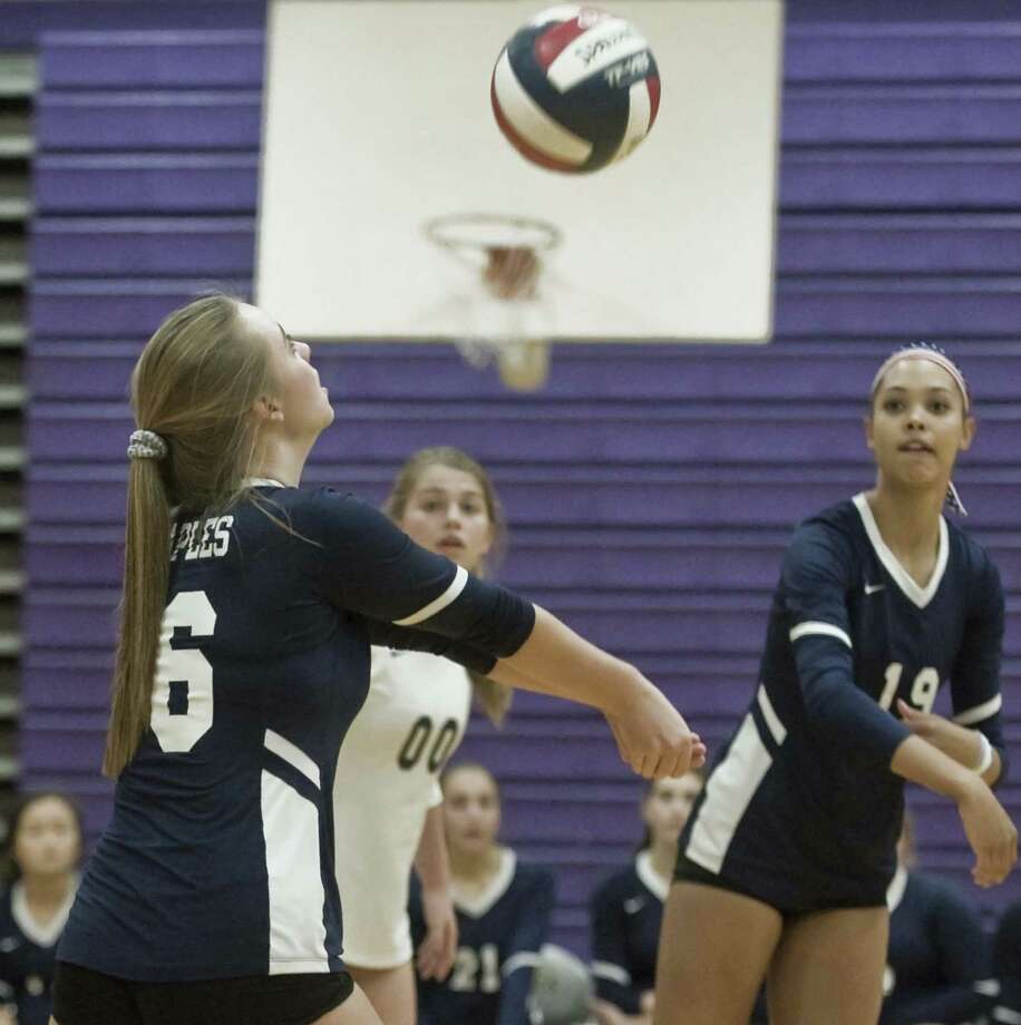 Westhill Sweeps Staples To Reach Fciac Volleyball Semifinals
