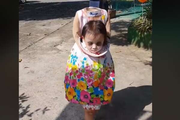 Headless Girl Viral Halloween Costume Looks Frightfully