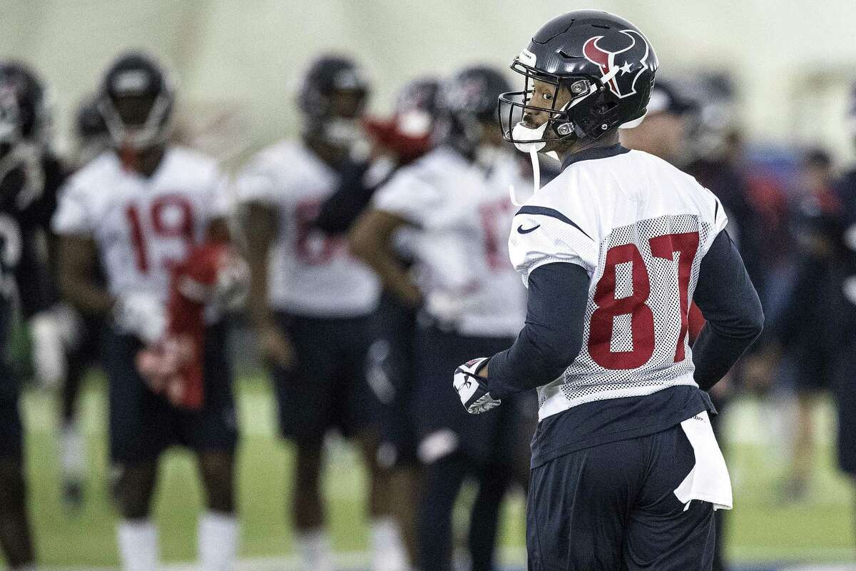Texans wide receiver Demaryius Thomas takes the practice field at the Methodist Training Center for the first time on Wednesday.