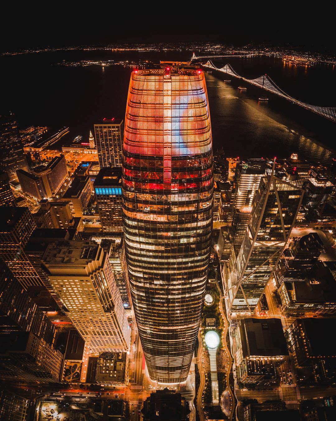 Fiery Eye of Sauron stares down San Francisco from atop Salesforce Tower