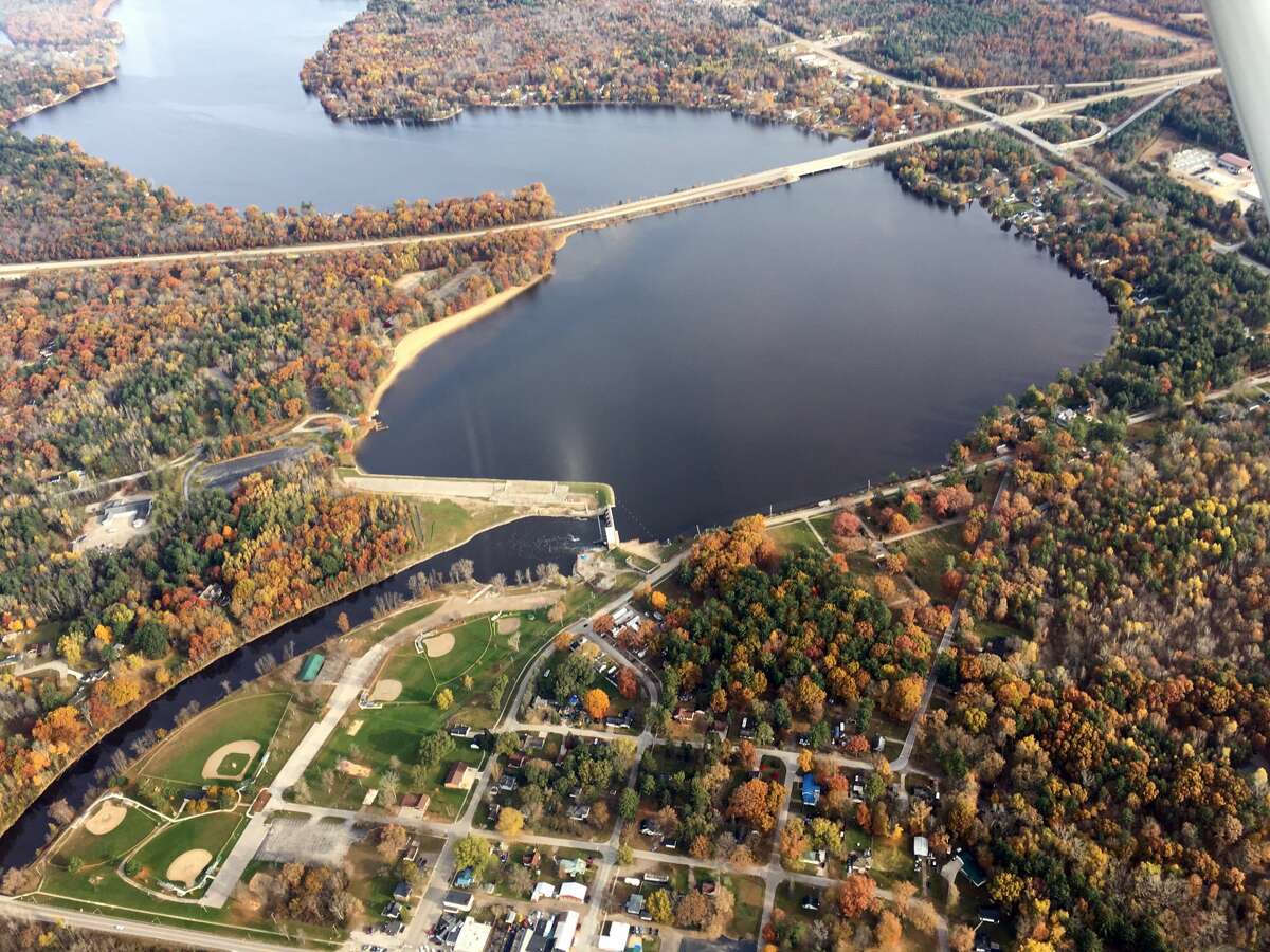 Aerial photos show Sanford, Wixom lakes