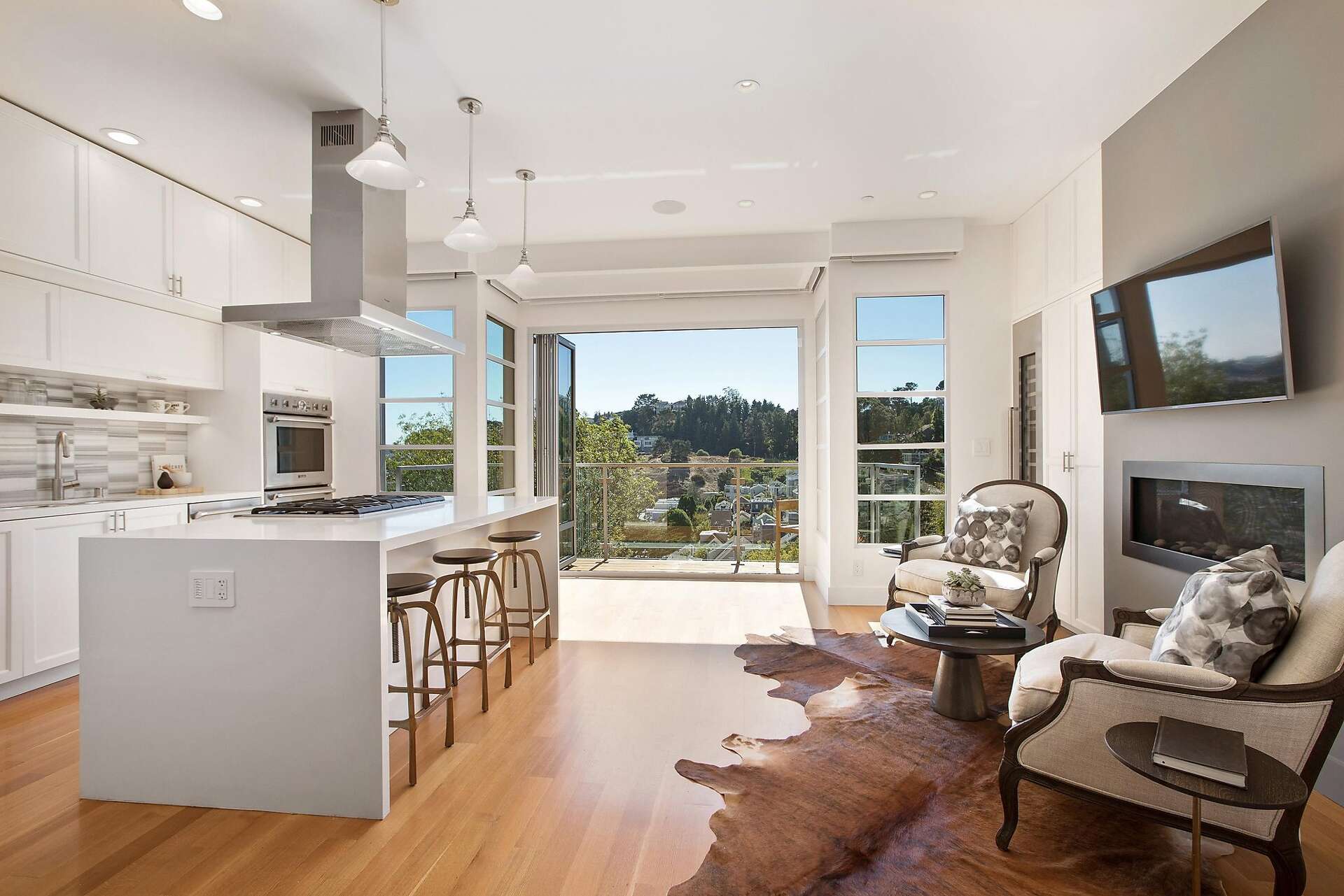 Walk-through: Sunlight pours in revitalized Noe Valley home