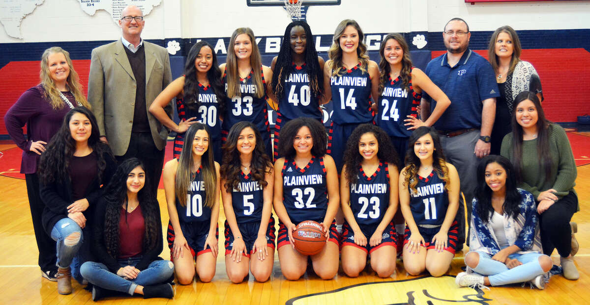 READY TO BALL The 2018-19 Plainview Lady Bulldogs girls basketball team taking on Odessa Permian on Saturday to start the season includes (front, l-r): managers Meagan Comans and Larissa Flores, Julissa Chavez, Aaliyah Rogers, Taylor Stevenson, Osen Ellis, Emily Sigala and managers Inesha Nash and Madi Castro. Back row: Assistant coach Allison Hodges, head coach Danny Wrenn, Olivia Shannon, Kylie Bennett, Jaclynn Black, Jesse Long, Aspin Miller and assistant coaches Kevin Faught and Shelly Faught.