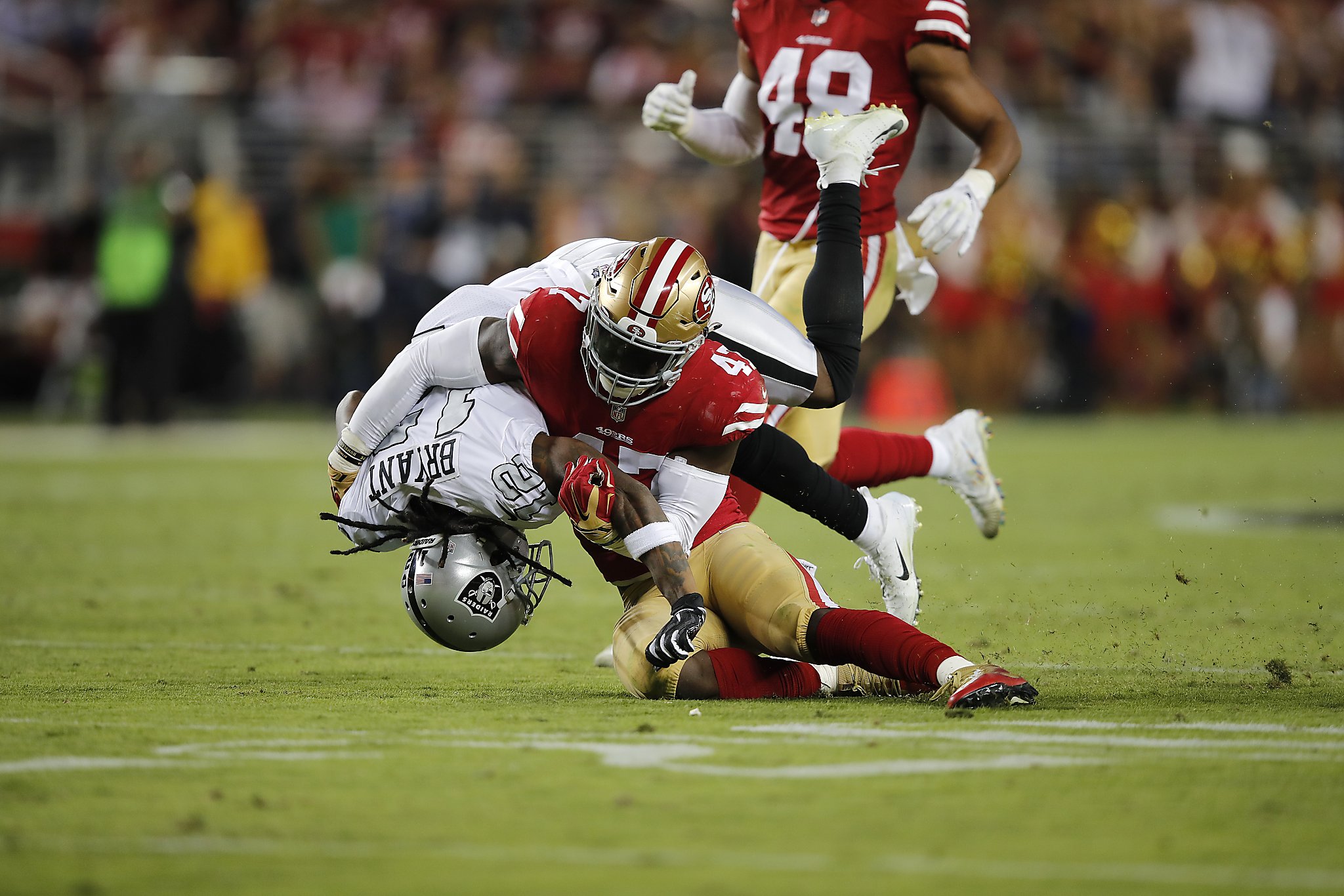 VIDEO: Fans fight at 49ers-Raiders game; 31 fans arrested, 93 ejected 