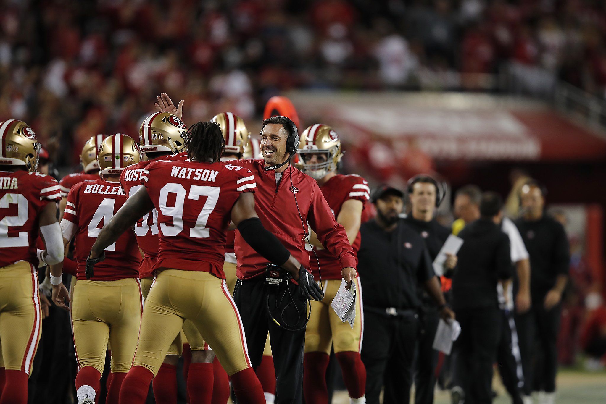 VIDEO: Fans fight at 49ers-Raiders game; 31 fans arrested, 93