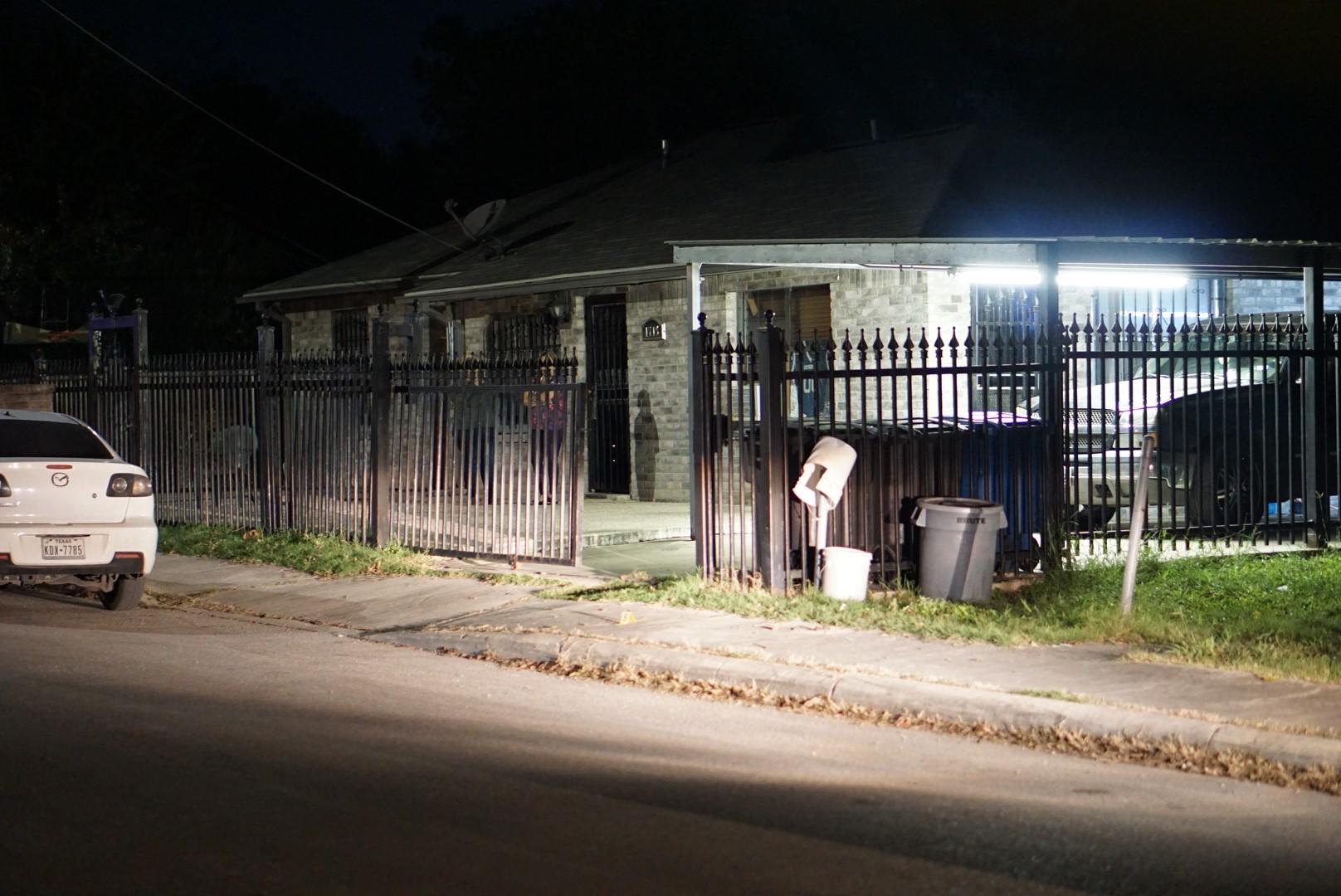Police: Man ran to West Side home after shooting