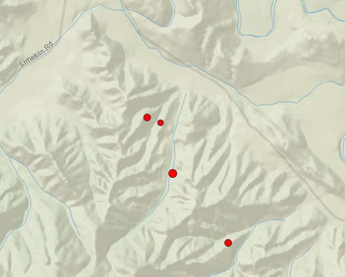A series of small quakes struck an area east of Salinas early Friday morning.
