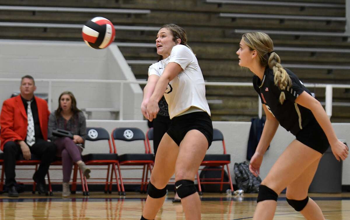 Volleyball Hargrave's playoff run continues with sweep of Sweeny