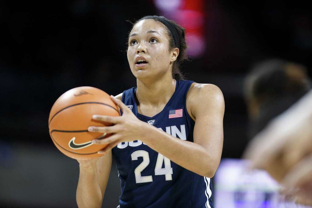 Uconn Preview Breaking Down The Huskies 2018 19 Women S Basketball Roster The Hour