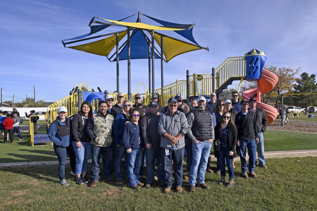 Parsley Energy, KMB, Travis Elementary students partner up for tree