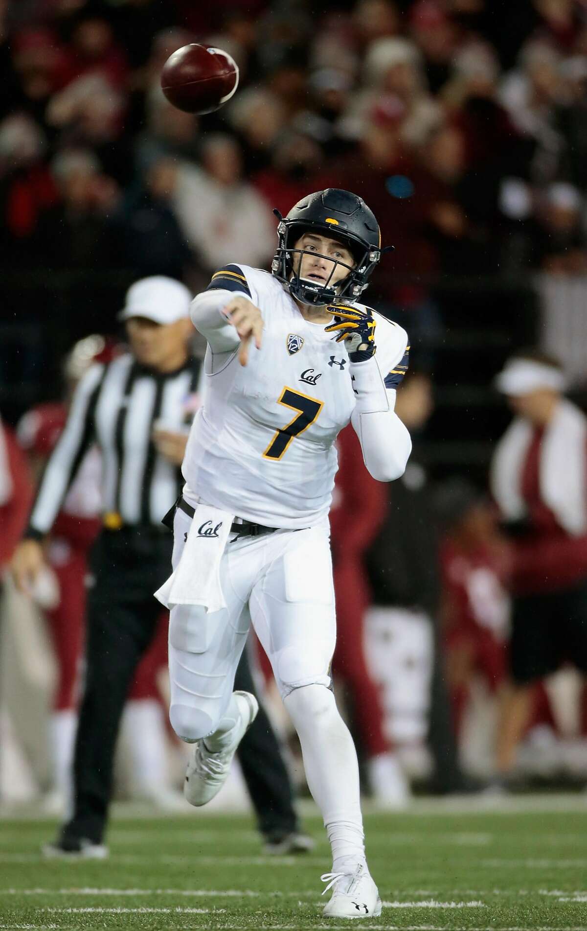 PULLMAN, WA - NOVEMBER 03: Quarterback Chase Garbers #7 of the California Golden Bears throws a pass against the Washington State Cougars in the first half at Martin Stadium on November 3, 2018 in Pullman, Washington. (Photo by William Mancebo/Getty Images)