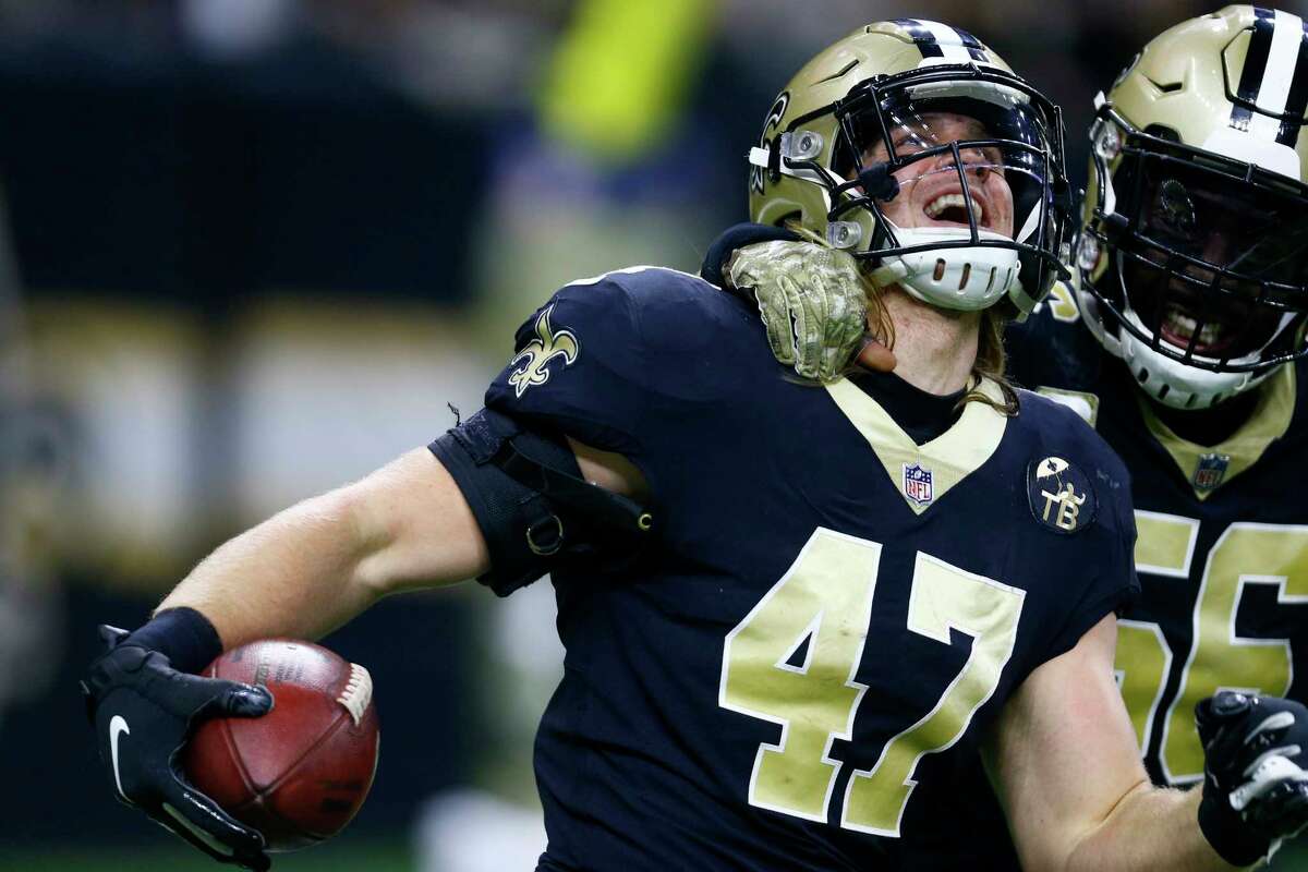 Brees shines as Saints hand Texans first loss