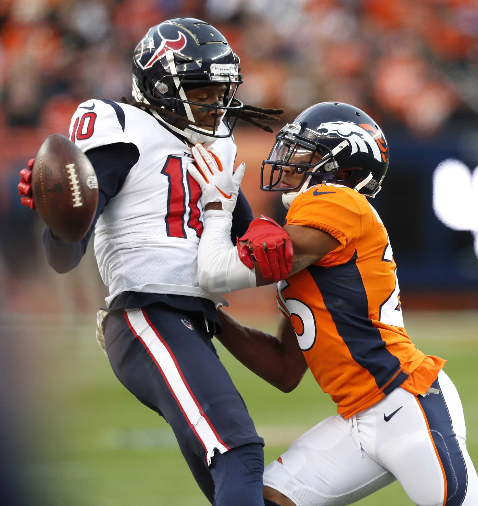 Broncos miss FG, Texans extend win streak to 6 in Demaryius Thomas' debut