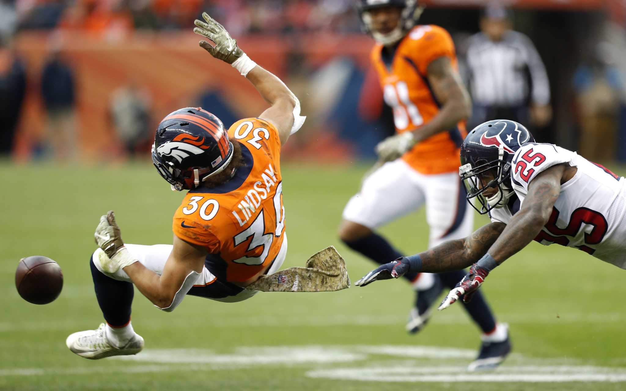 Broncos miss FG, Texans extend win streak to 6 in Demaryius Thomas