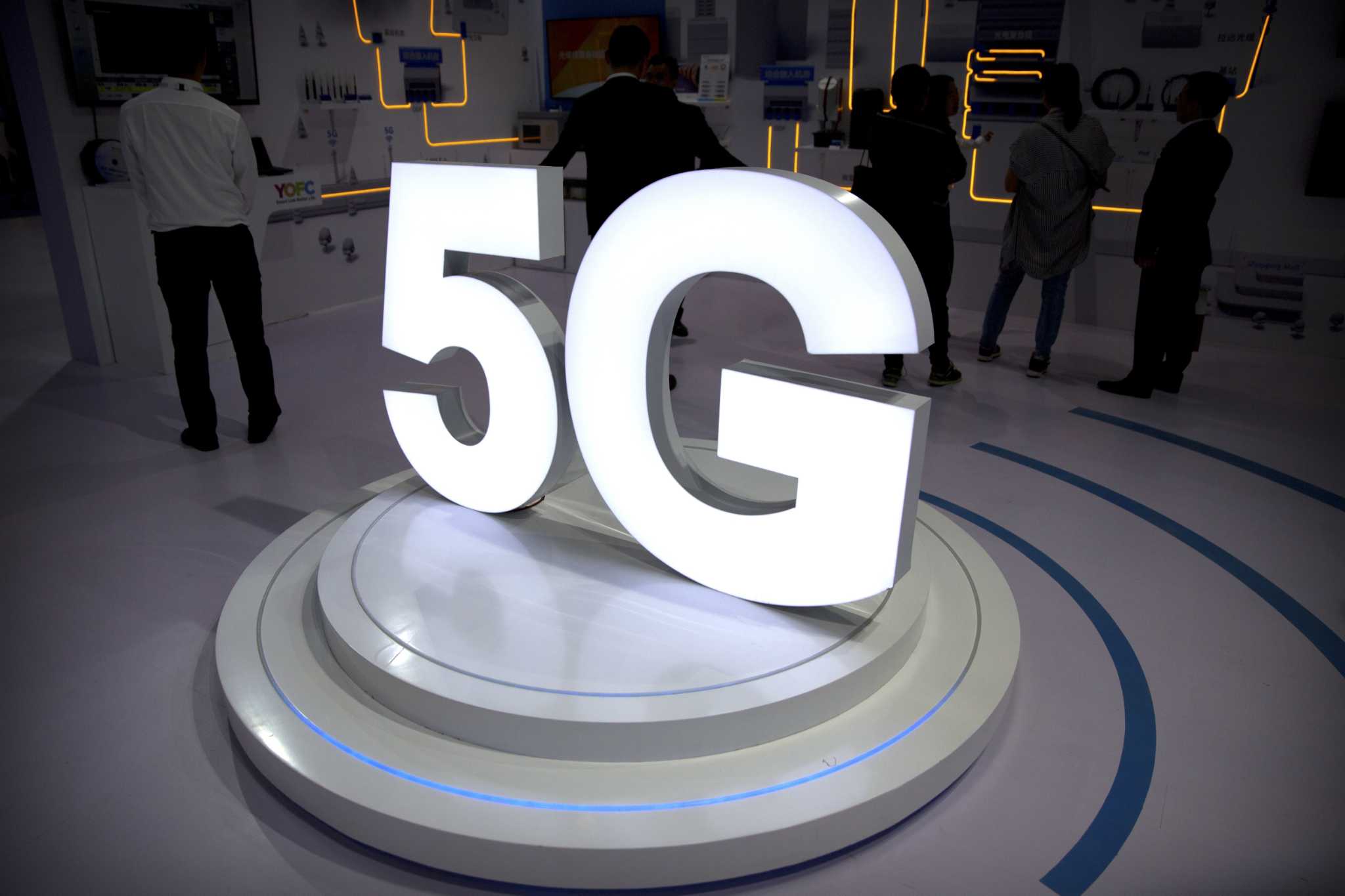 Apple Belum Niat Bikin Ponsel 5G hingga 2020, Samsung Diduga Bakal Melibas