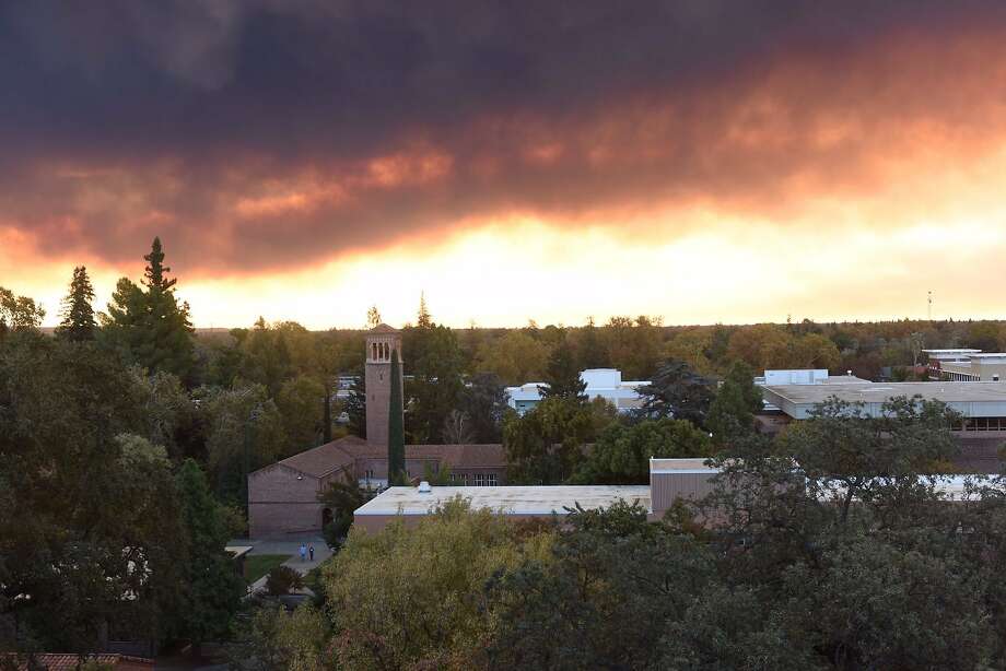 Smoke blankets the air over the California State University, Chico, which is 15 miles from the Camp Fire burning near Paradise, Calif. on Nov. 8, 2018. Photo: Twitter