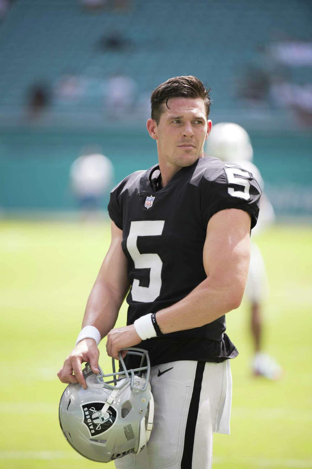 Raiders cut Townsend, giving Cole the punting job -- for now