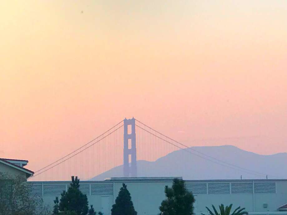 As the Camp Fire near Chico exploded to more than 18,000 acres on Nov. 8, 2018, smoke poured in the Bay Area. Photo taken from Telegraph Hill. Photo: Mark Winter