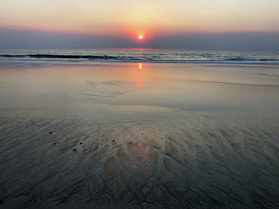 Photo of smoke from the Camp Fire in Half Moon Bay on Thursday, Nov. 8, 2018. Photo: Courtesy Dave Elkinson