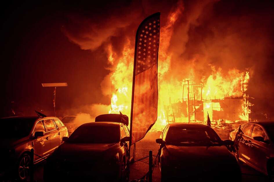 flames consume a car dealership as the camp fire tears through paradise calif - Mexican Christmas Urban Dictionary flames consume a car dealership as the camp fire tears through paradise calif - Mexican Christmas Urban Dictionary