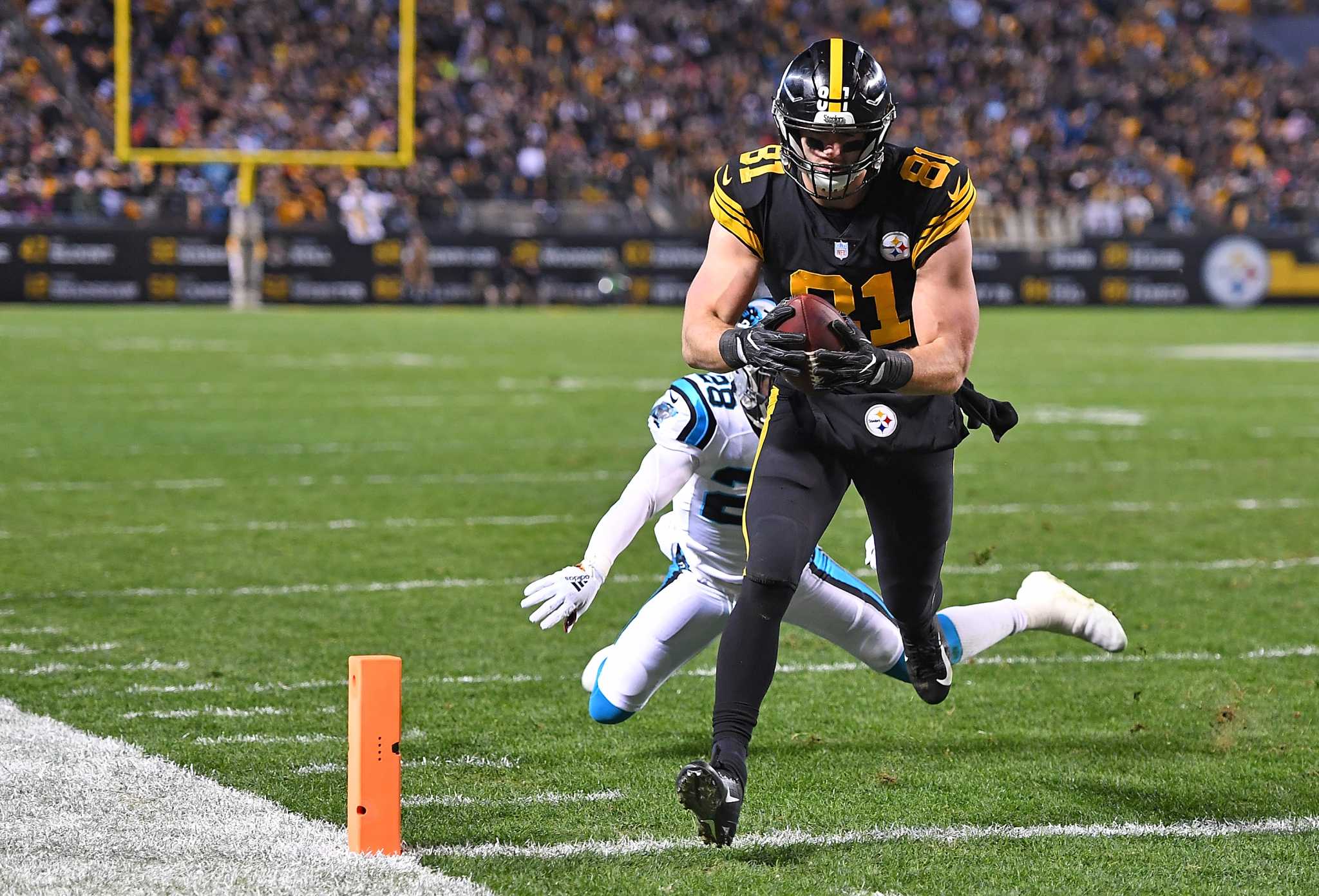 Steelers roll Panthers 52-21 Thursday night