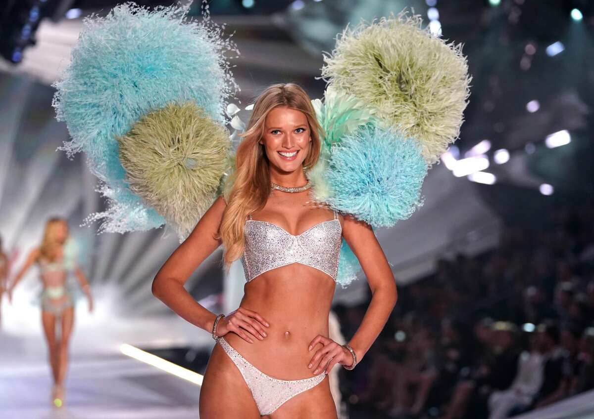 German model Toni Garrn walks the runway at the 2018 Victoria's Secret Fashion Show on November 8, 2018 at Pier 94 in New York City. - Every year, the Victoria's Secret show brings its famous models together for what is consistently a glittery catwalk extravaganza. It's the most-watched fashion event of the year (800 million tune in annually) with around 12 million USD spent on putting the spectacle together according to Harper's Bazaar. (Photo by TIMOTHY A. CLARY / AFP) (Photo credit should read TIMOTHY A. CLARY/AFP/Getty Images)