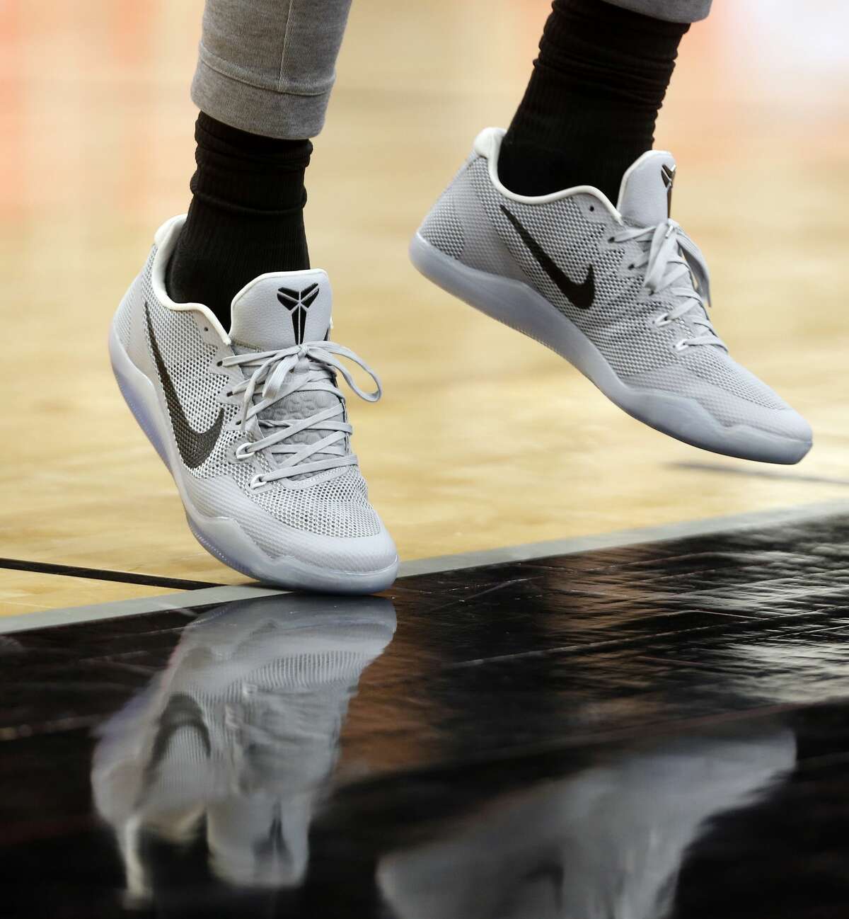 demar derozan spurs shoes