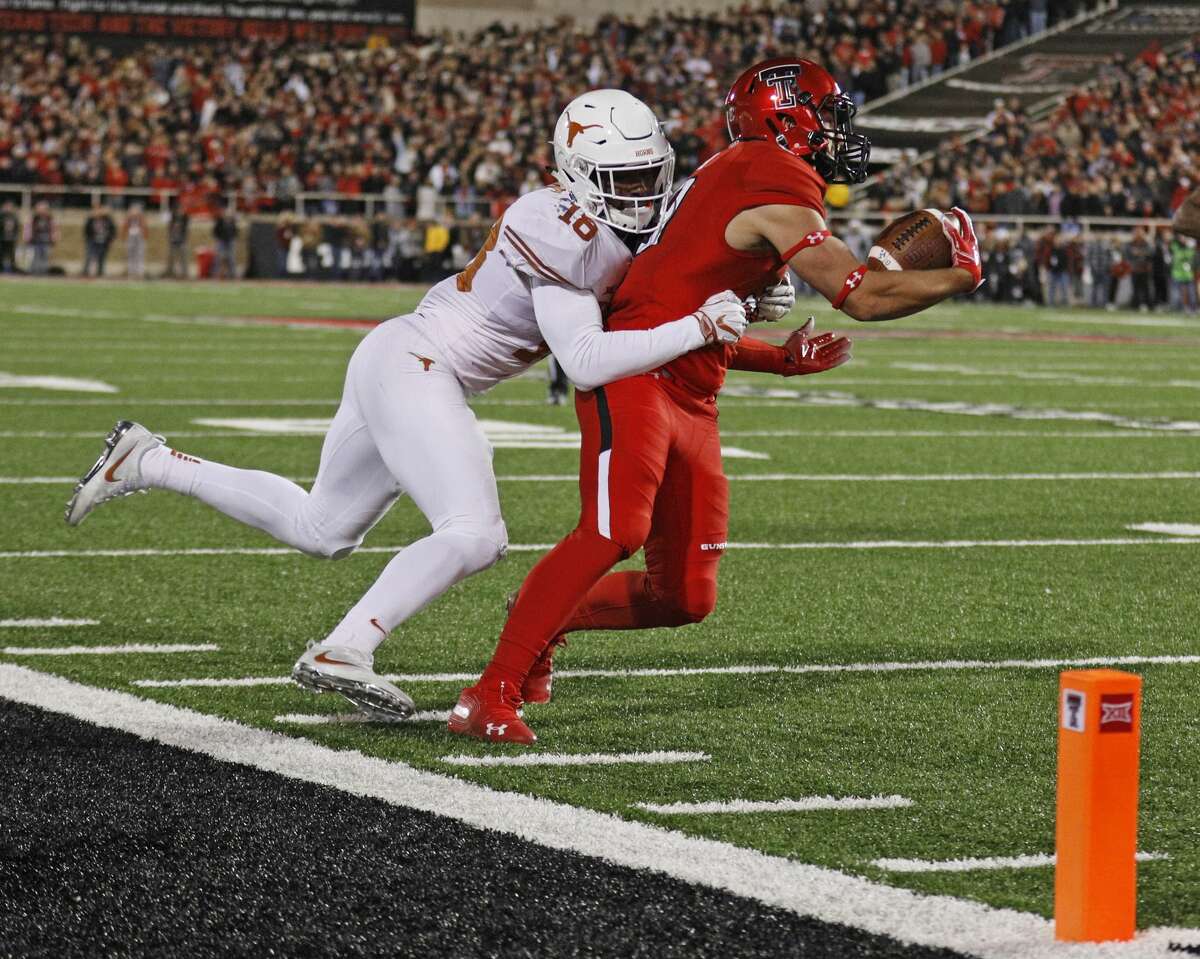 UT overcomes losing 17-point lead to defeat Texas Tech