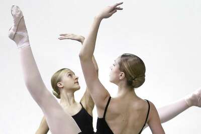 Michelangelo omfattende sprede Children's Ballet of San Antonio puts young dancers in the spotlight