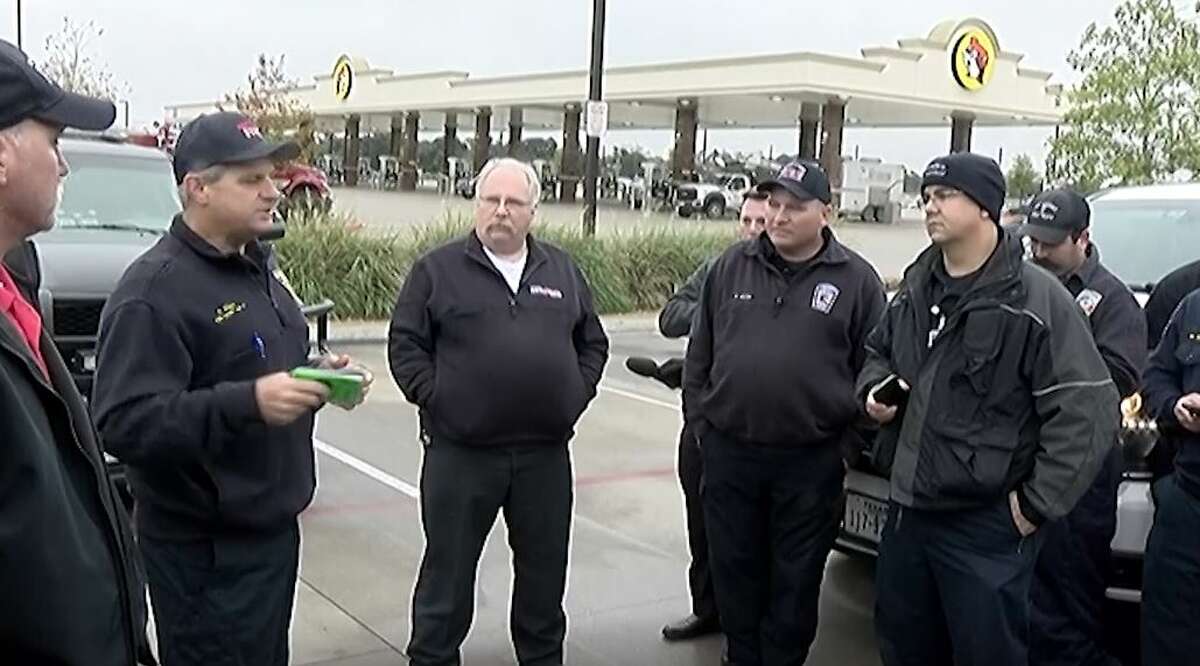 Texas fire departments deploy crews to help battle California wildfires