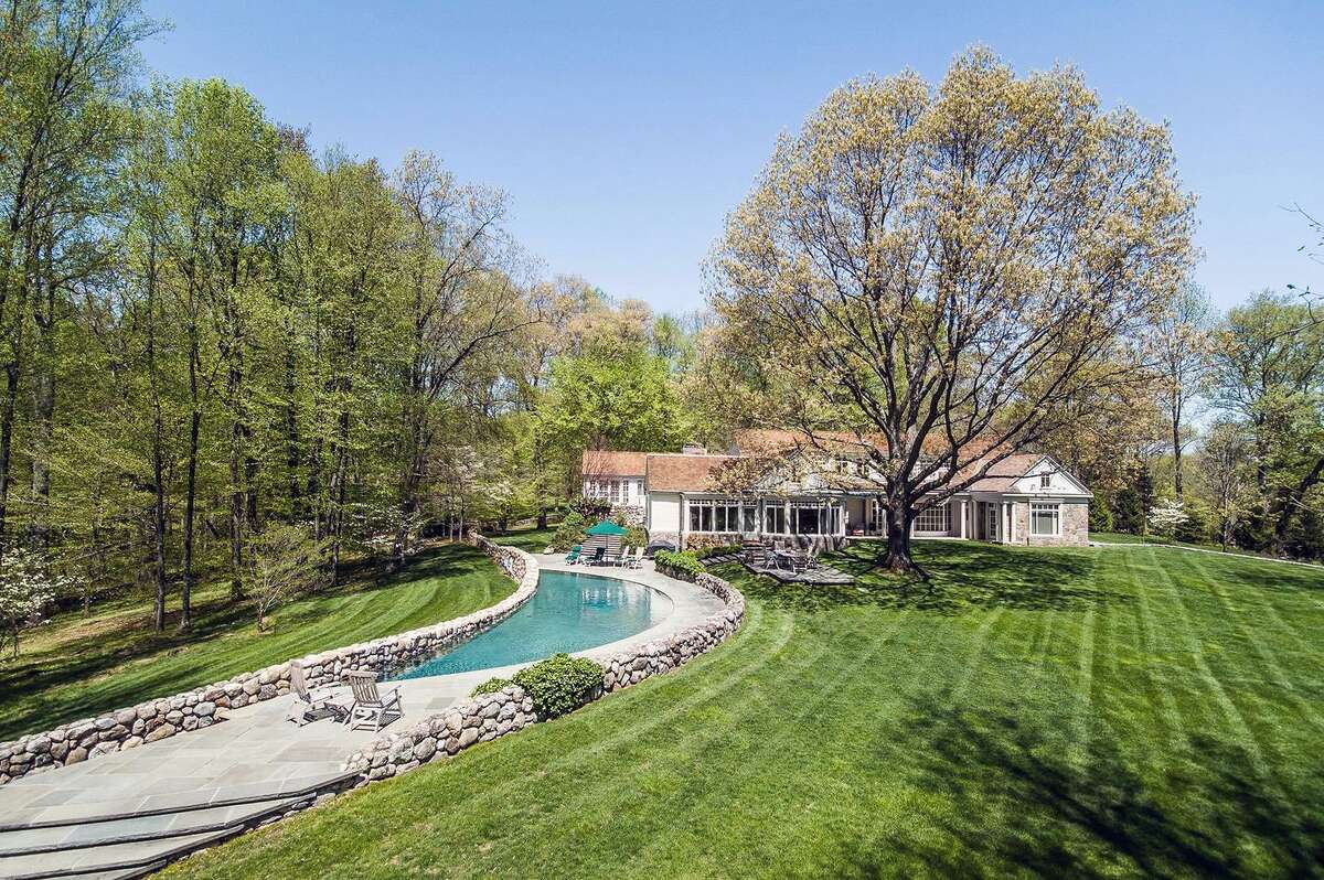 crescent shaped pool