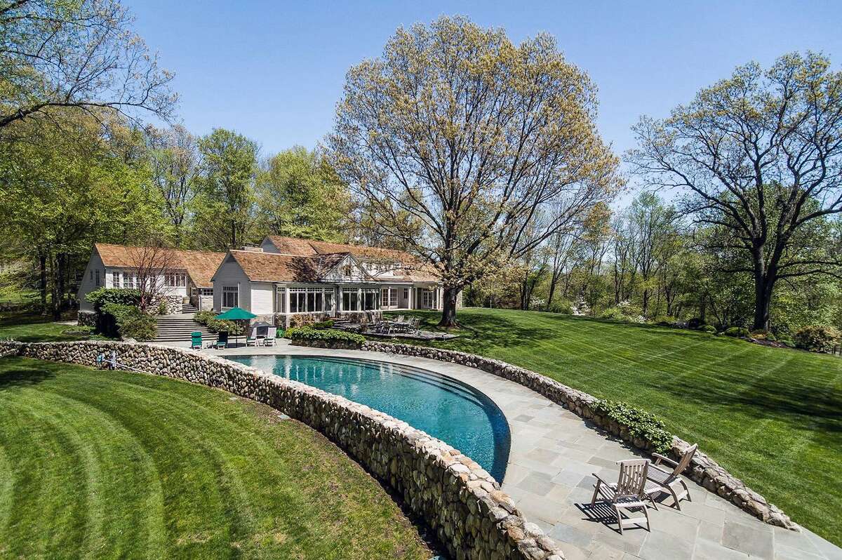 crescent shaped pool